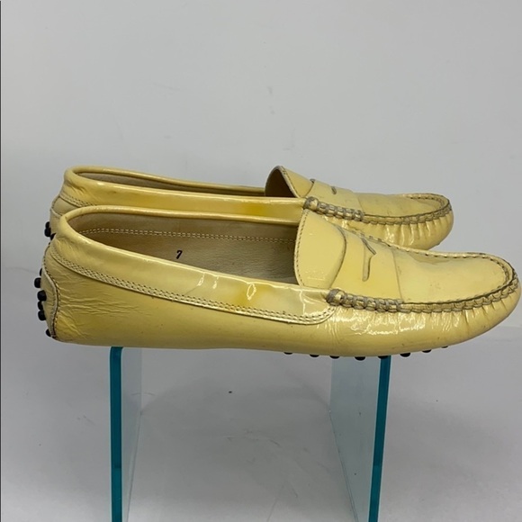 Tod’s Gommino Sz 7 Patent Yellow Leather Slip On - Picture 3 of 12